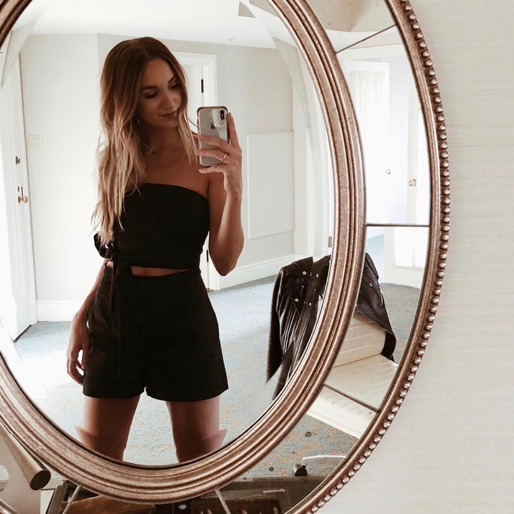 Aritzia tie top - BLACK